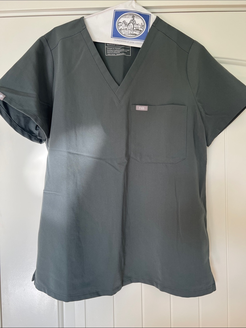 Figs Women's V-Neck Scrub Top in Bonsai